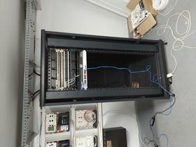 Szafa teleinformatyczna w trakcie budowy w Smart Home